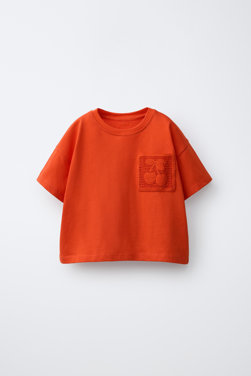ZARA ФУТБОЛКА С КАРМАНОМ ИЗ КРУЖЕВА КРОШЕ, КРАСНЫЙ