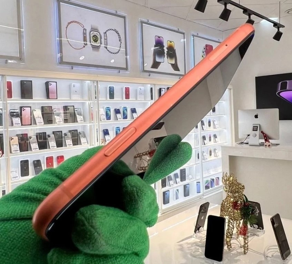 iPhone XR, 128 ГБ б/у