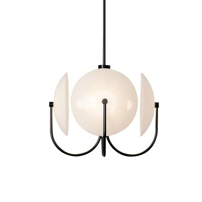 Стильная подвесная люстра с круглым матовым плафоном и боковыми световыми сегментами.