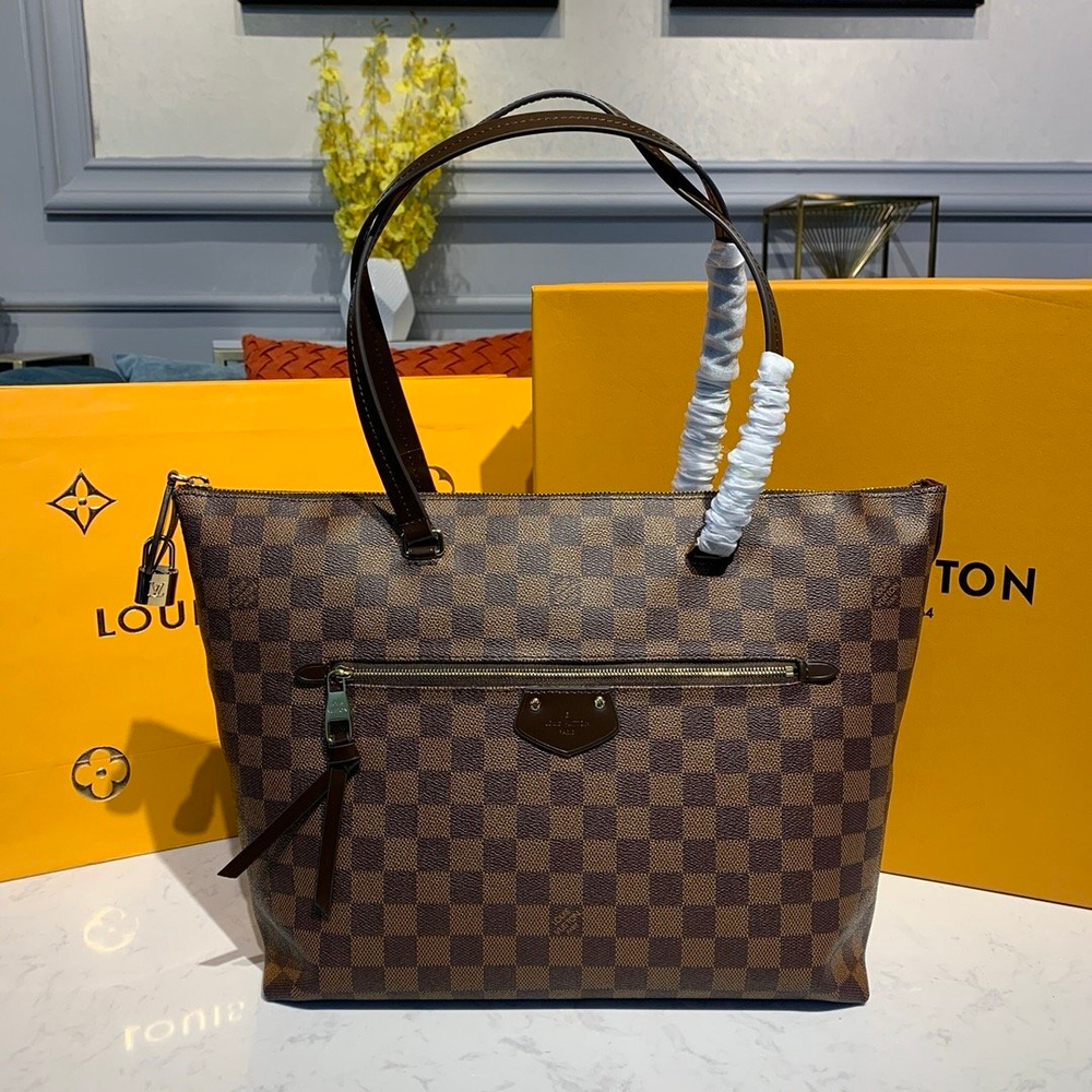 Louis Vuitton Iena MM