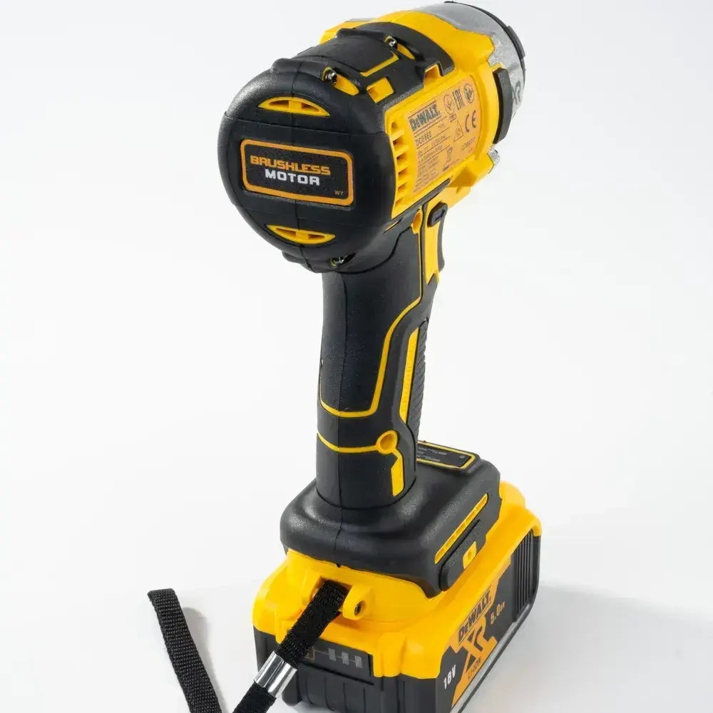гайковерт 18V аккумуляторный бесщеточный Dewalt