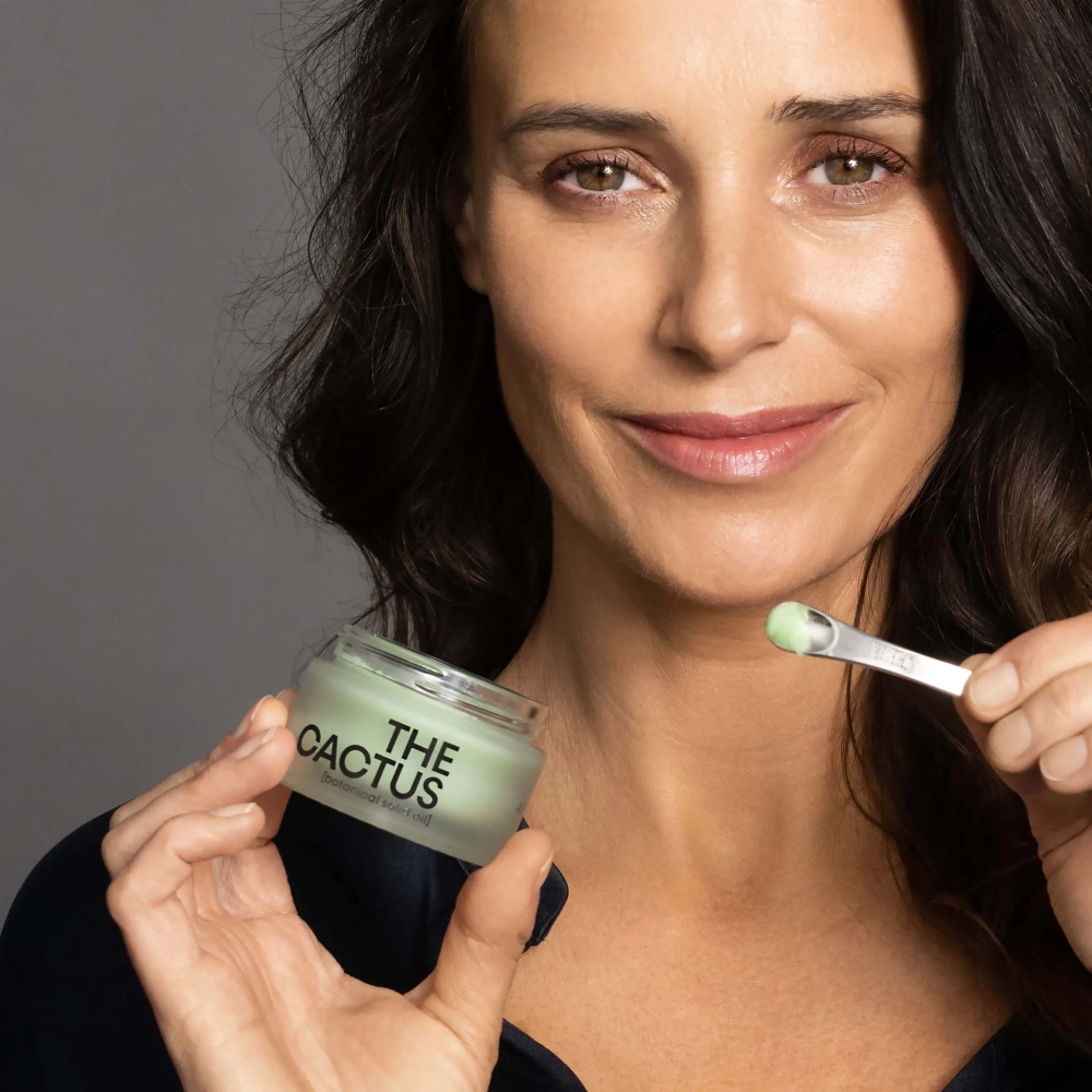 THE CACTUS [BOTANICAL SOLID OIL] - Твёрдое масло-бальзам для интенсивного ухода и здорового состояния кожи, 30 мл