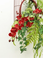 Композиция настенная с цветами в металлической клетке