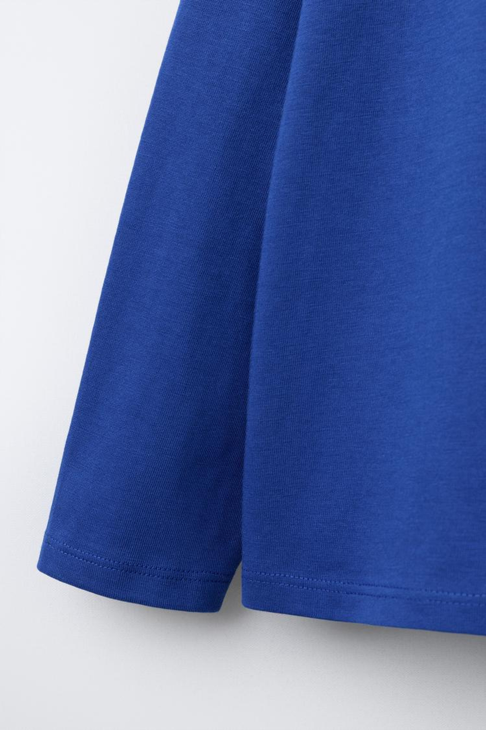 ZARA ЛОНГСЛИВ С ВЫШИТЫМ ЛЬВОМ, СИНИЙ