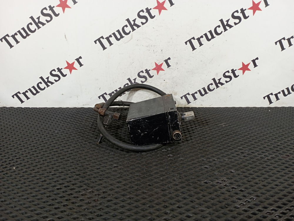 Насос подъёма кабины