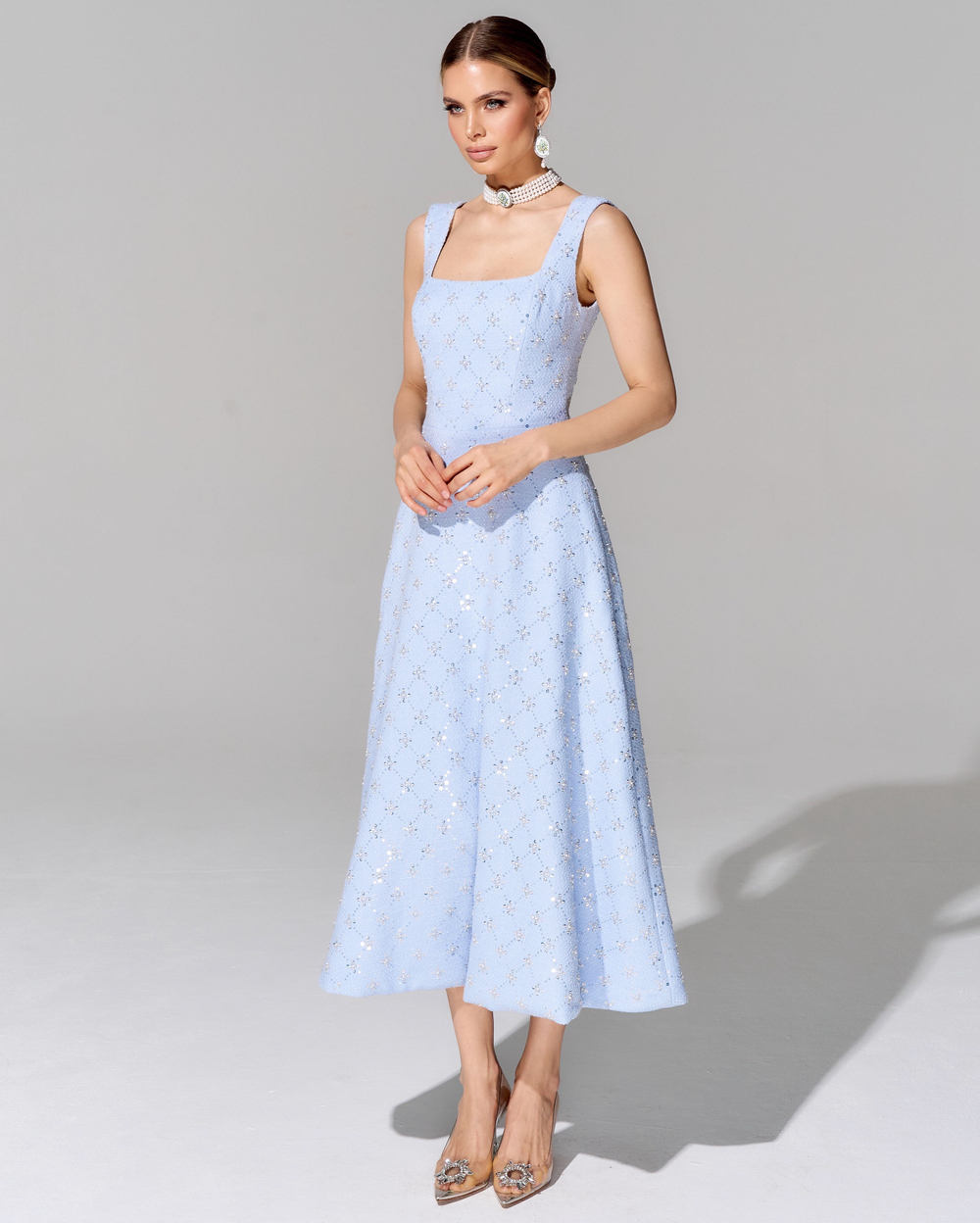 Платье из премиального твида длины миди