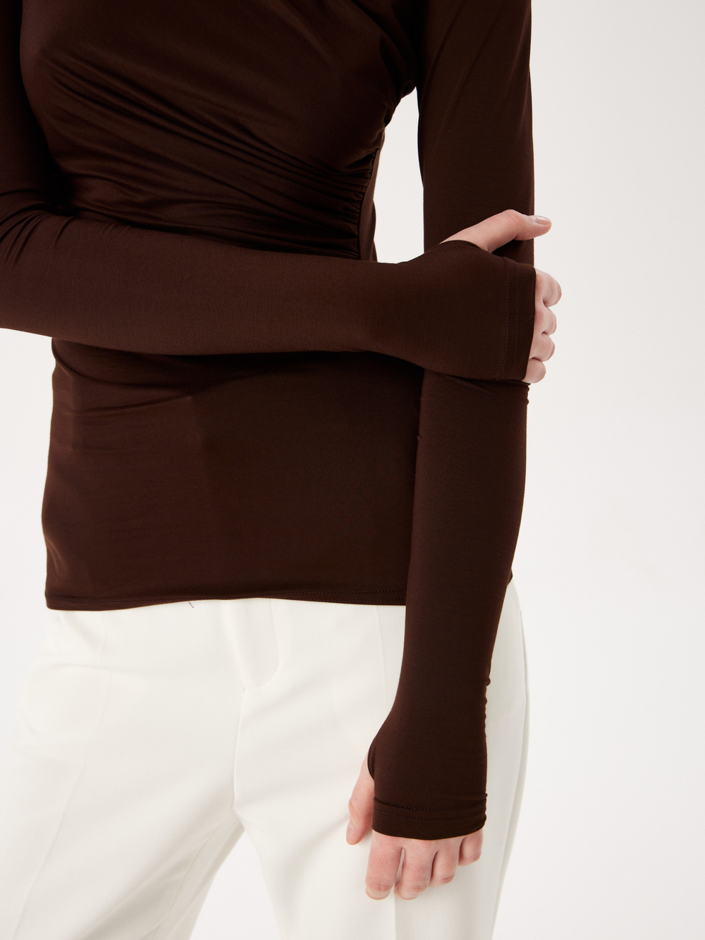 Лонгслив из вискозы со складками