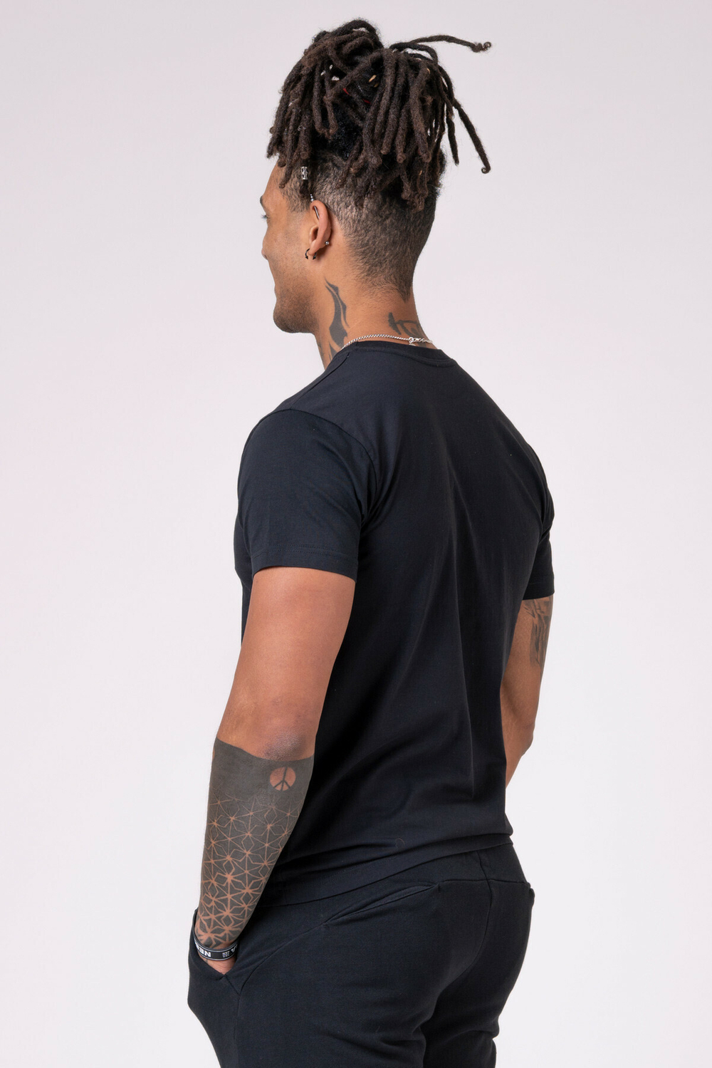 Футболка NEBBIA Men's T-shirt 593 Черная