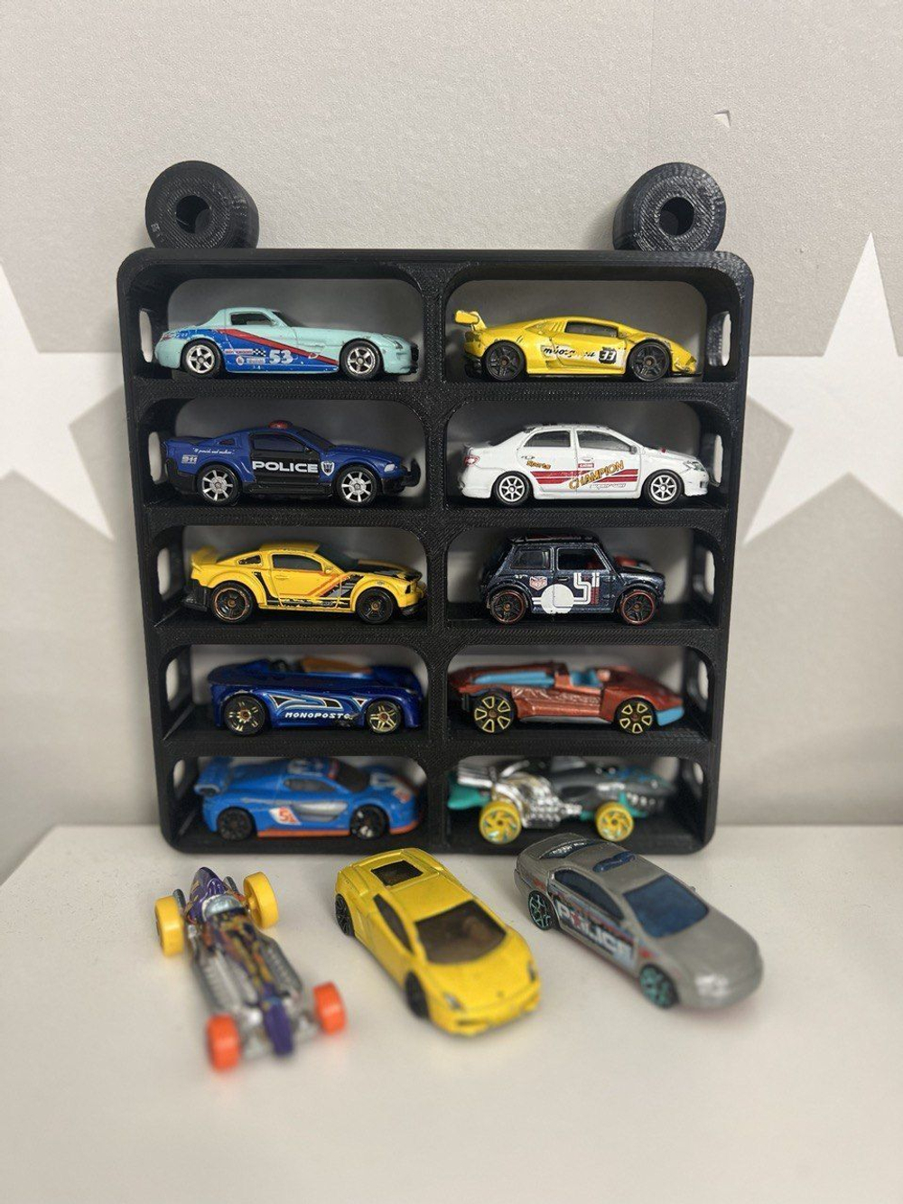 Полка для машинок Hot Wheels 10 шт, крепление на стену для hot wheels 10 шт черный