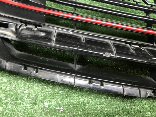 Решетка радиатора Geely Coolray (2019-2024)