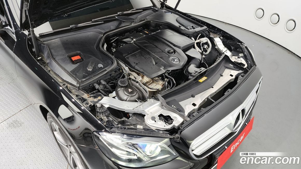 Mercedes-Benz E-Class W213 E220d Avangarde (10.2019)