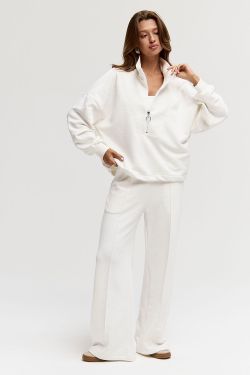 Олимпийка на молнии из премиум футера цвета крем