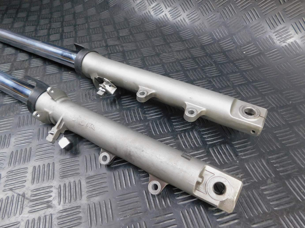 Перья вилки Yamaha TDM850 RN03J 2001