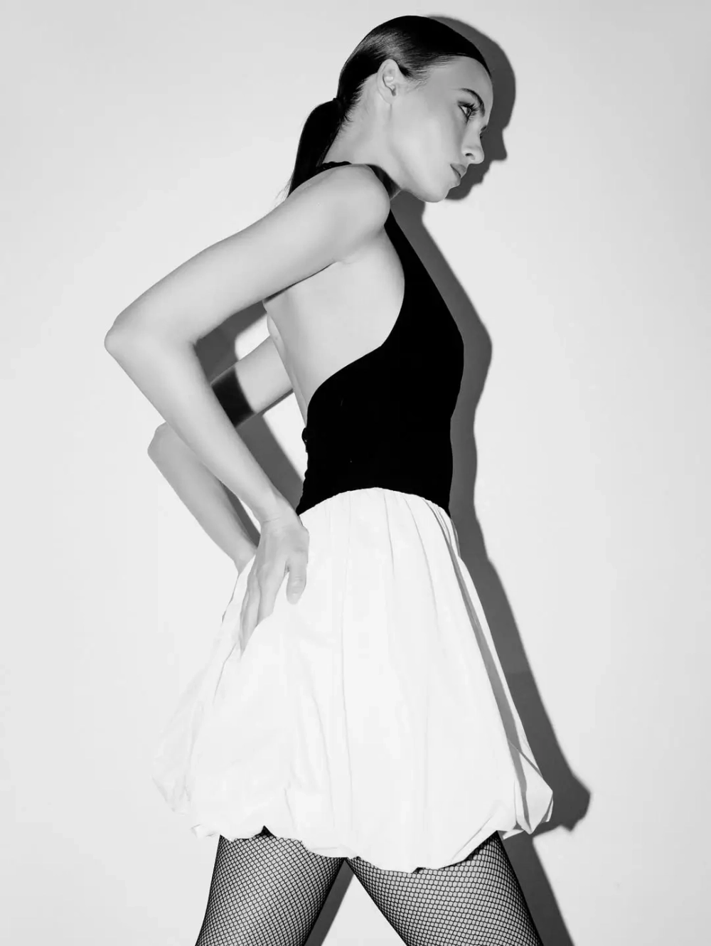 Платье-баллон с открытой спиной, Черно-белый