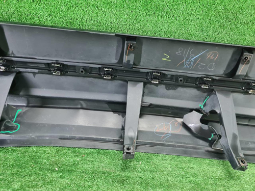 Юбка переднего бампера Toyota Land Cruiser 200 (2015-2021) Executive Lounge