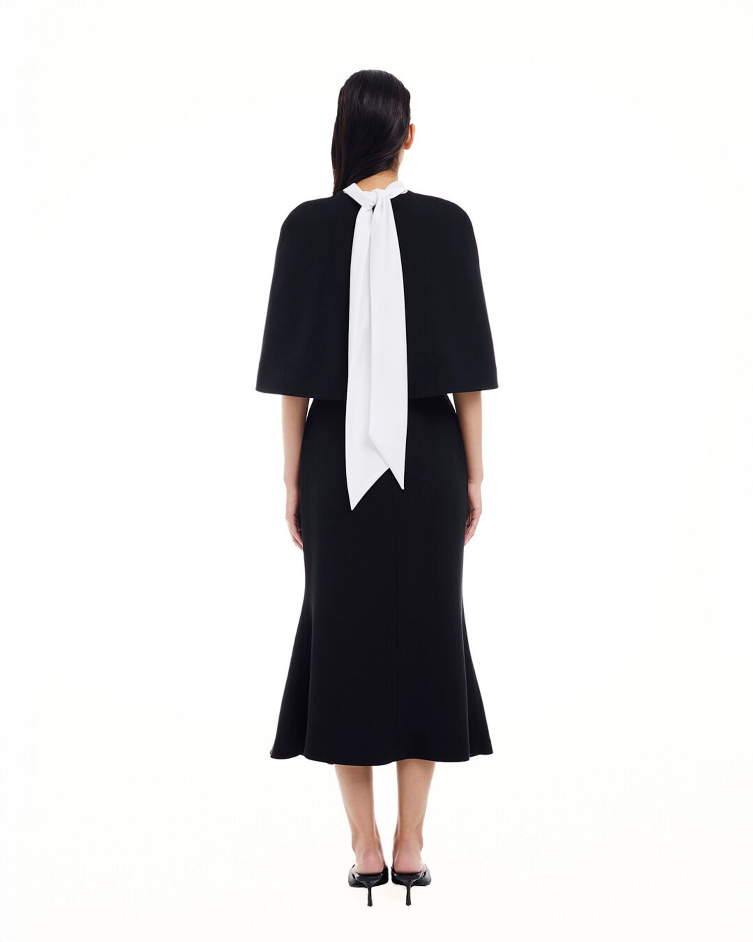 Кейп Regal (Регаль) с завязками черный