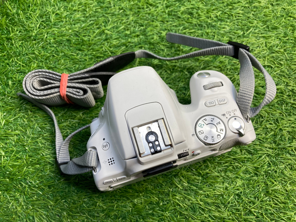 Canon 200D 18-55mm IS STM Белый Покупка/Продажа