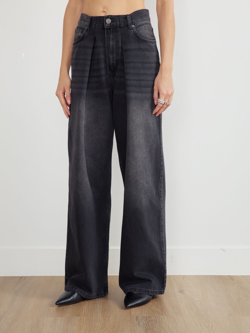 PERFECT JEANS С ЗАЩИПАМИ GRAPHITE