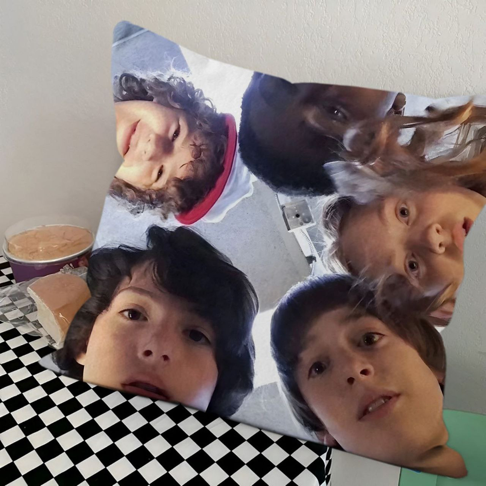 Декоративная подушка «Очень странные дела» (Stranger Things)