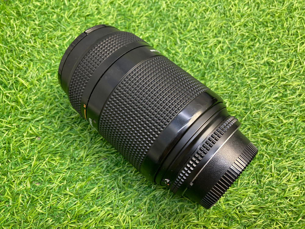 Nikon AF Nikkor 70-210mm 4-5.6 D