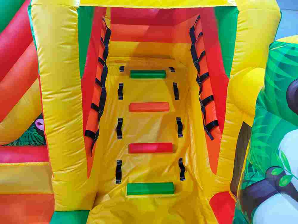 Коммерческий надувной батут «Сафари-экскурсия 2», 5x5x2.8 м.