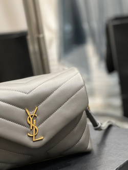 Saint Laurent Loulou 20 cm