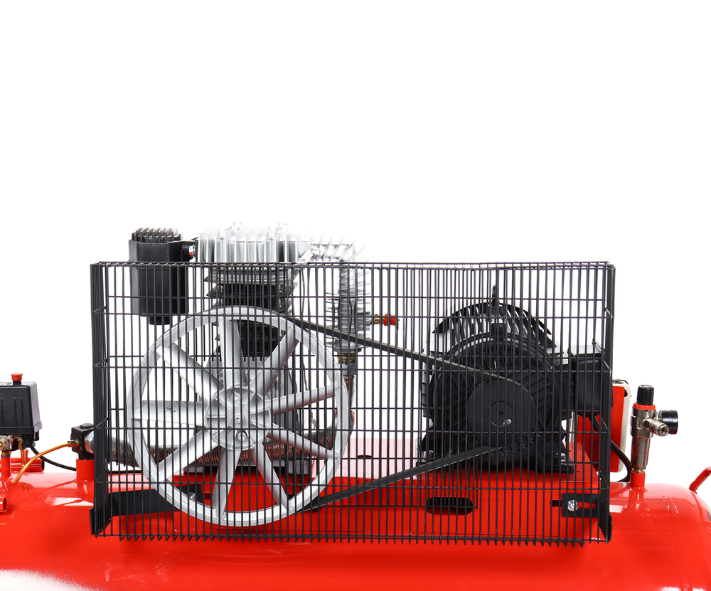 Компрессор пневматический 380В 5.5кВт 8атм. 600л/мин. ресивер-300л поршн. ремен. одноступенчатый GTE