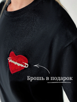 Футболка Yixuan 635 удлиненная однотонная с вышитым сердцем и булавкой