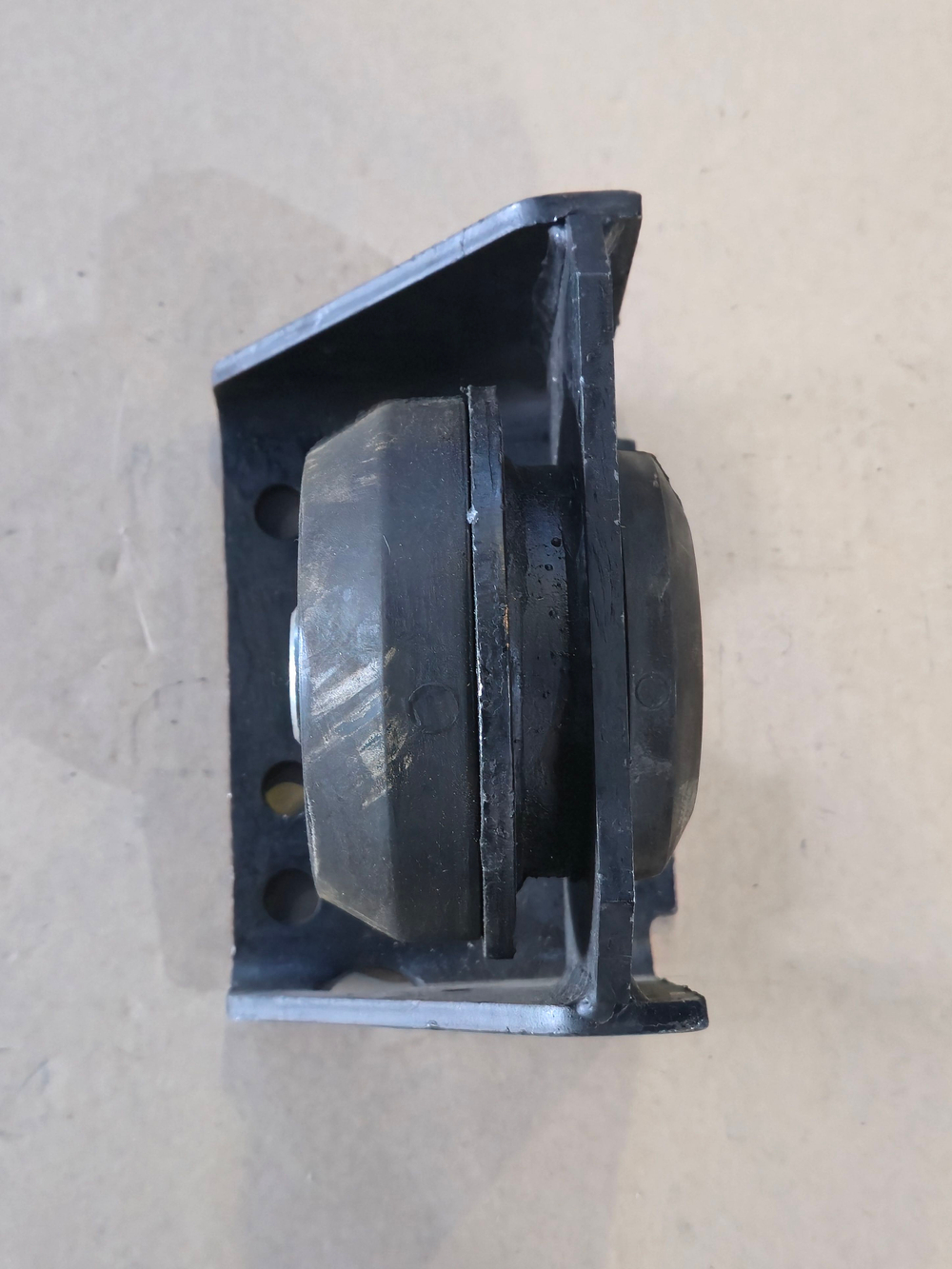 Опора двигателя МАЗ правая (ЯМЗ-650) оао маз