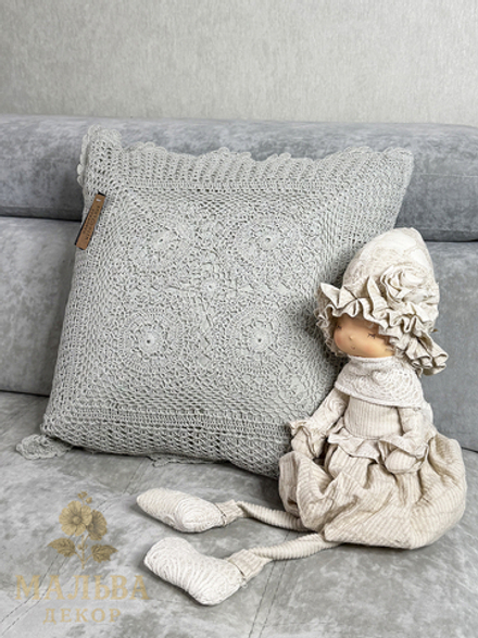 Подушка декоративная "Кружево" серо-оливковая 45x45x10см от J-LINE