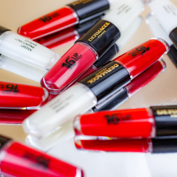 Dermacol 16H Lip Colour - Долговременная помада и блеск для губ оттенок 03 Hot Date, 2 ml