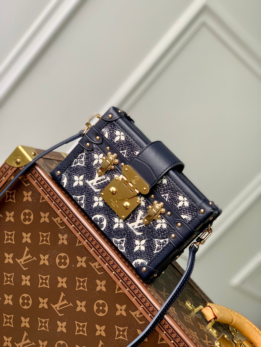 Louis Vuitton Petite Malle