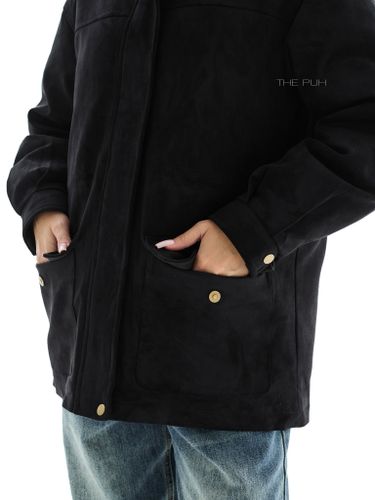 Черный пуховик из эко-замши с мехом песца и кожаным воротником