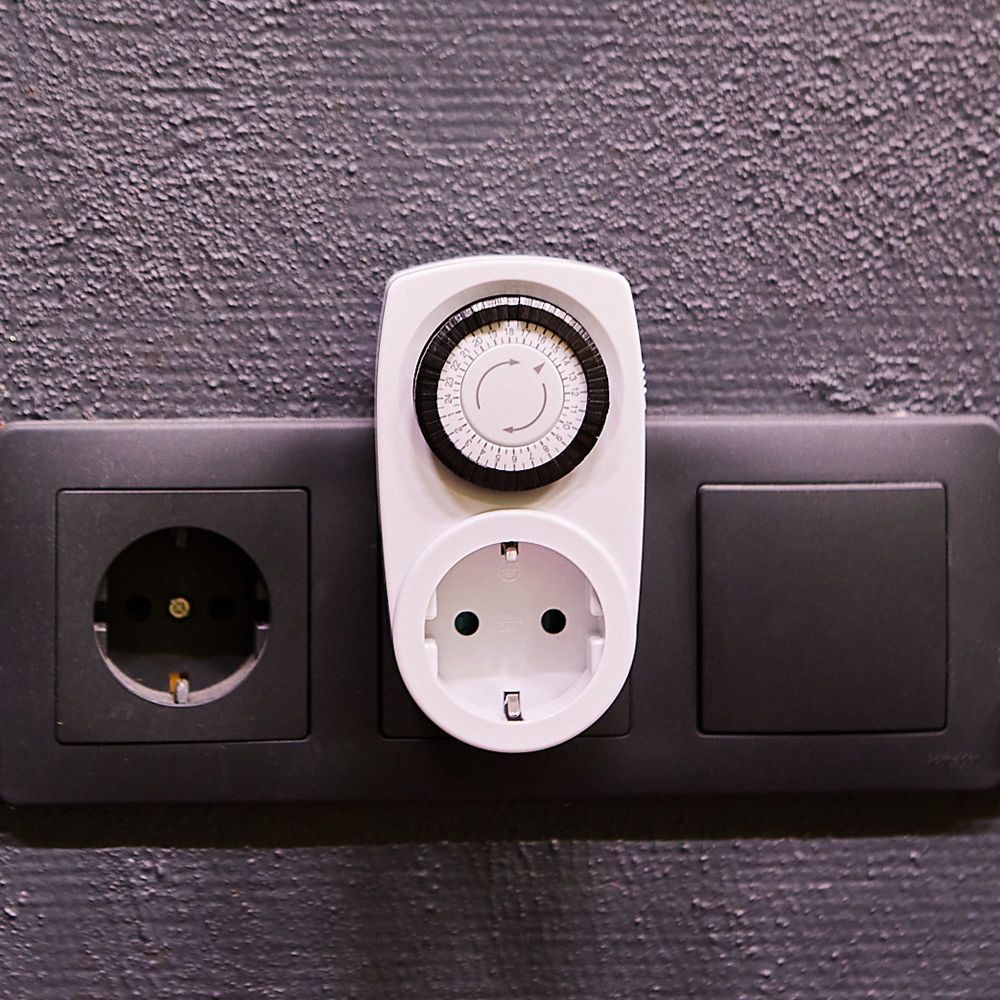 UST-M10 WHITE Таймер механический с розеткой. 220В. 12-24ч. 3500Вт. ТМ Uniel