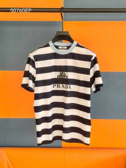 Футболка Prada