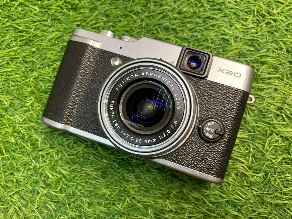 FujiFilm X20