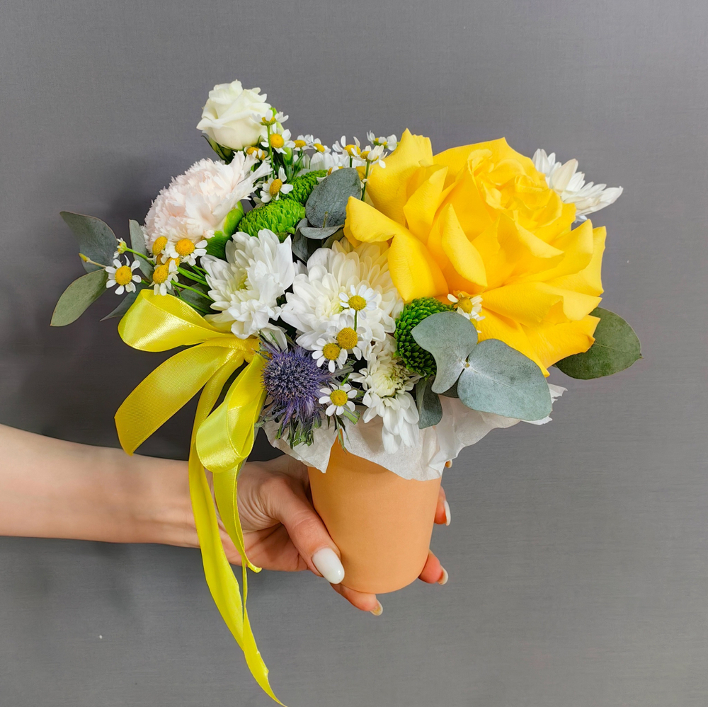 Композиция в кофейном стаканчике