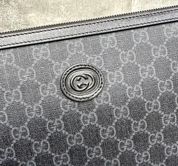 Сумка-мессенджер Gucci с переплетенными буквами G черный