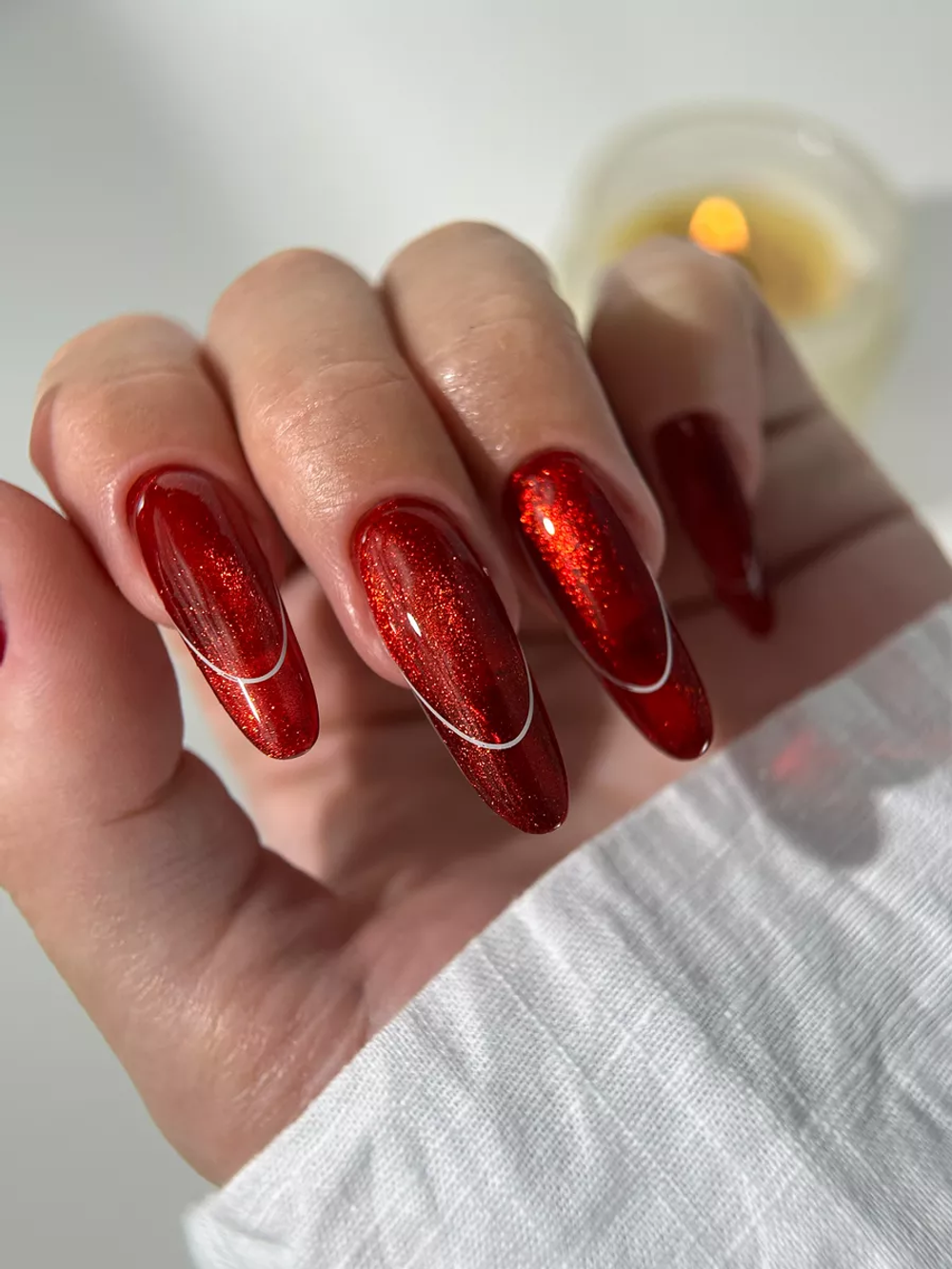Gel polish with cat eye effect Enigmanic Red Cat 10 ml.