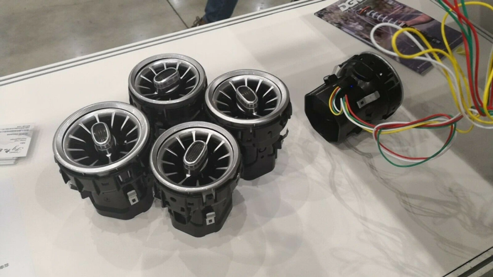 Дефлекторы с подсветкой для Mercedes-Benz G-Class W463A/W464 G500 2018+ Мерседес Гелик гелентваген