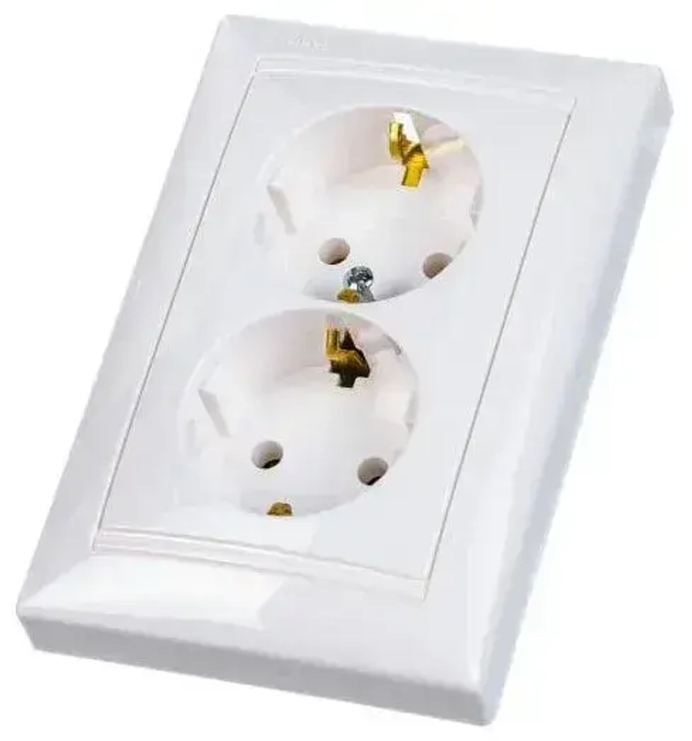 Двойная розетка с заземлением белая Legrand Valena 774400