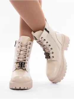 Зимние ботинки на высокой платформе