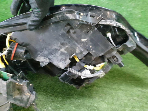 Битая Фара левая Range Rover Vogue 4 (2012-2017) ксенон