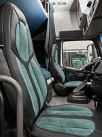 Чехлы Люкс VOLVO FH-13 после 2018 года: водитель от сиденья, пассажир от стойки кабины (один вырез под ремень) (экокожа, черный, зеленая вставка)