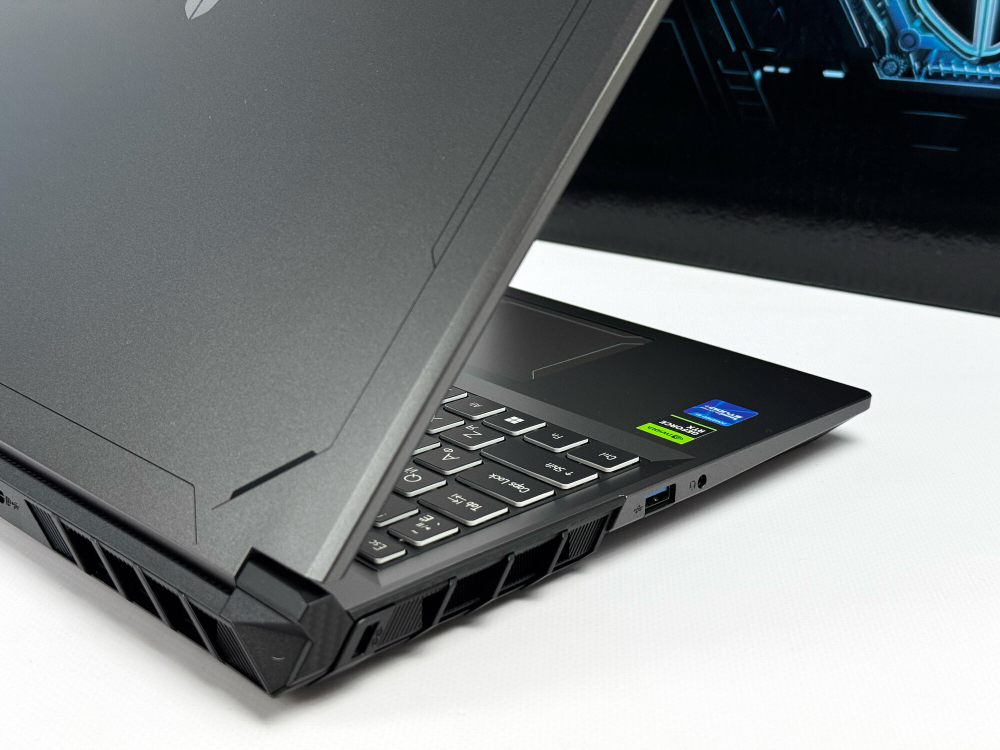 Игровой ноутбук Thunderobot i7-13650HX / RTX 4060 8GB / 16GB / 512GB / 2.5K / 165Hz / Win11 / Русско-Английская клавиатура