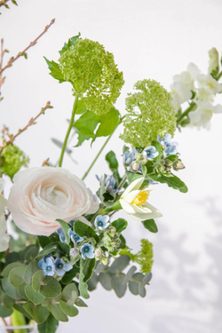 Весенний букет в нежной гамме - детали