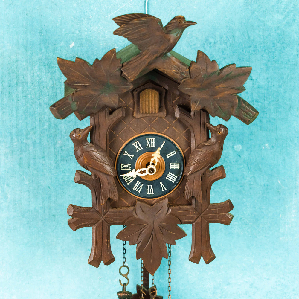 Настенные часы с кукушкой