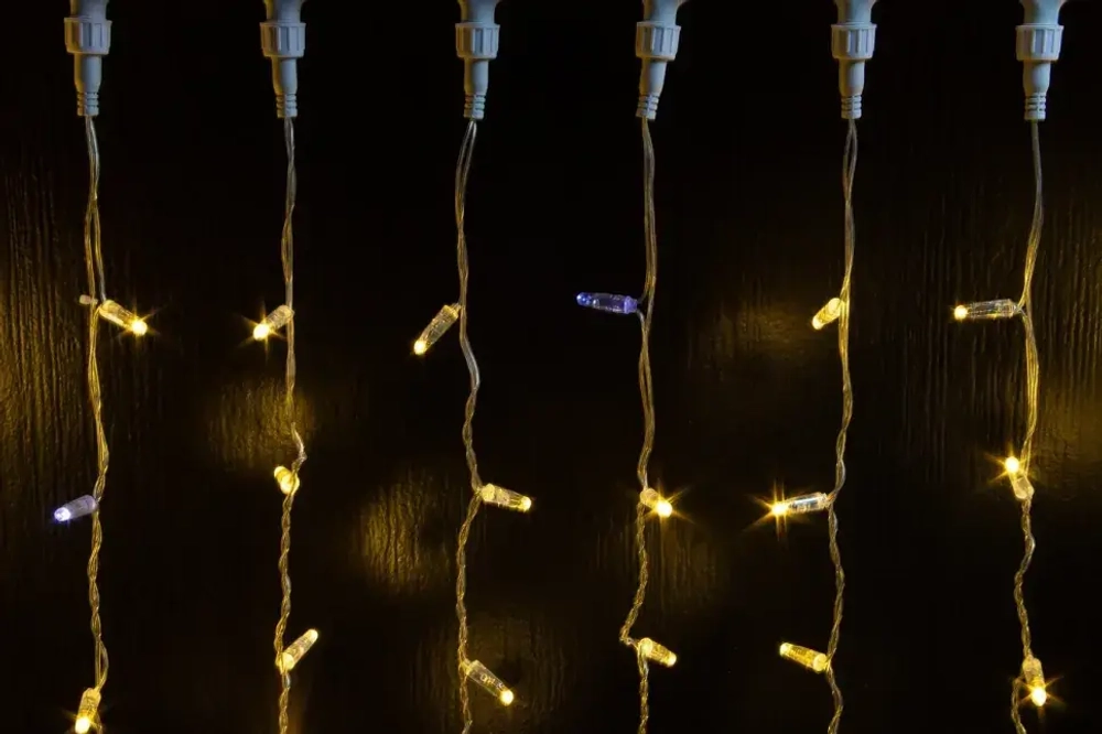 Светодиодный занавес 400 теплых белых LED ламп, 2*2 м., мерцание, прозрачный провод ПВХ, Teamprof (TPF-C2*2F-CT/WW)