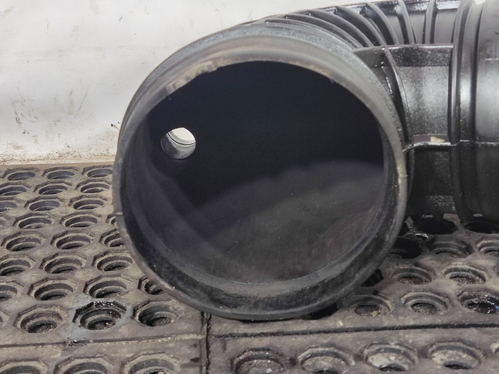 Патрубок воздушного фильтра