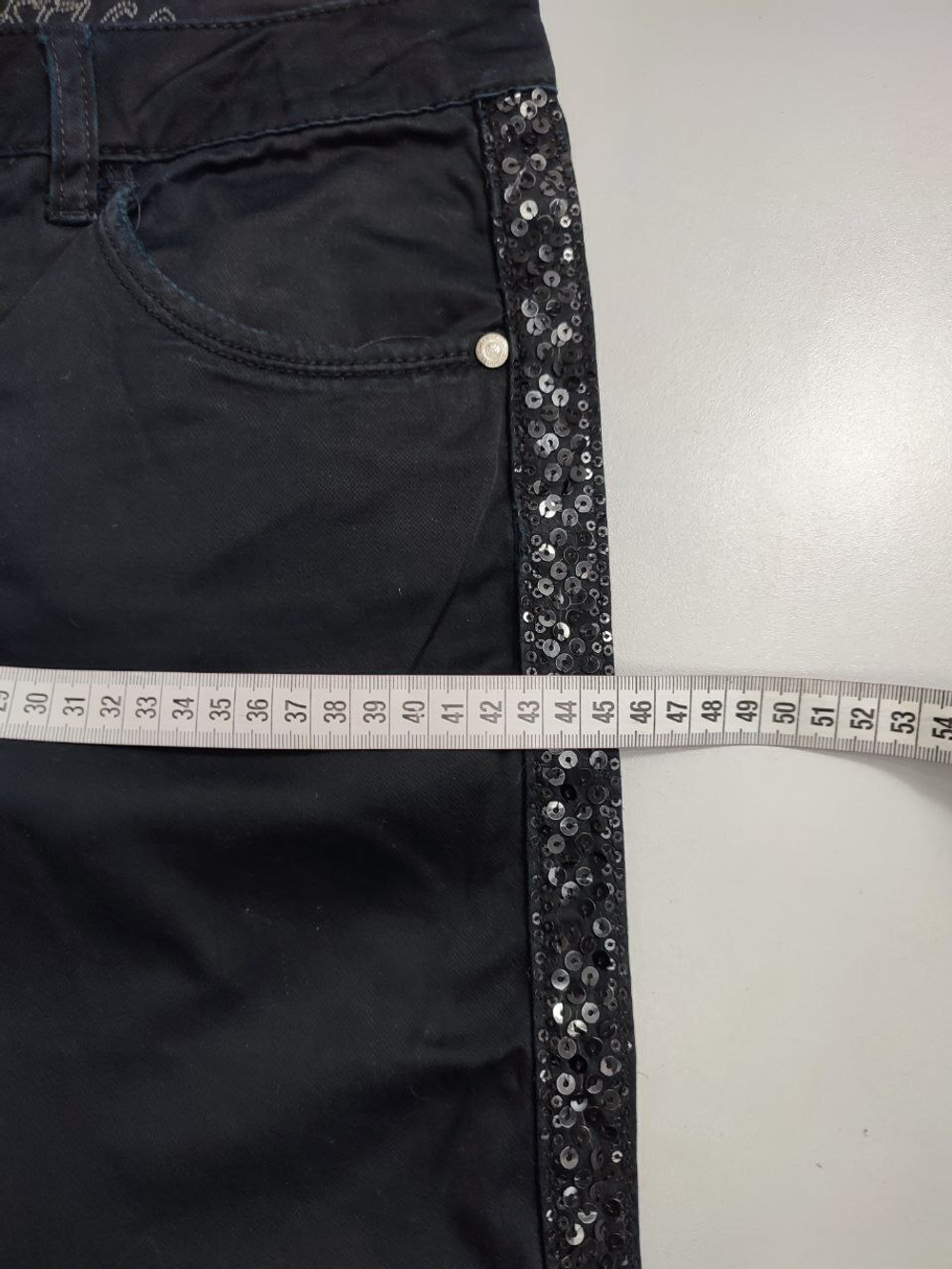 Джинсы I Love Justice с пайетками 44 размер